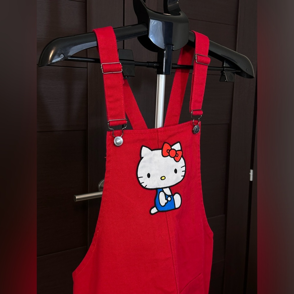 Hello Kitty Red and White Fabric Label - Picture 8 of 8
